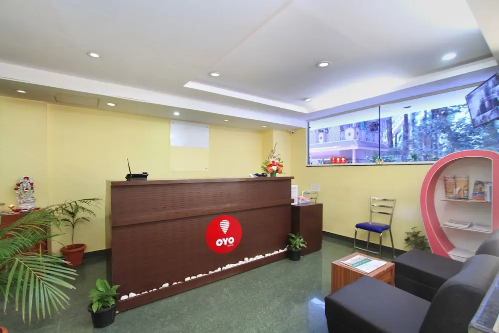 OYO 9653 Ample Premium Suites
