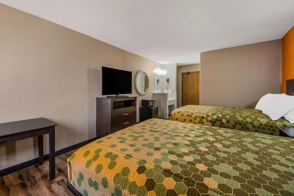 Econo Lodge San Antonio near SeaWorld - Medical Center