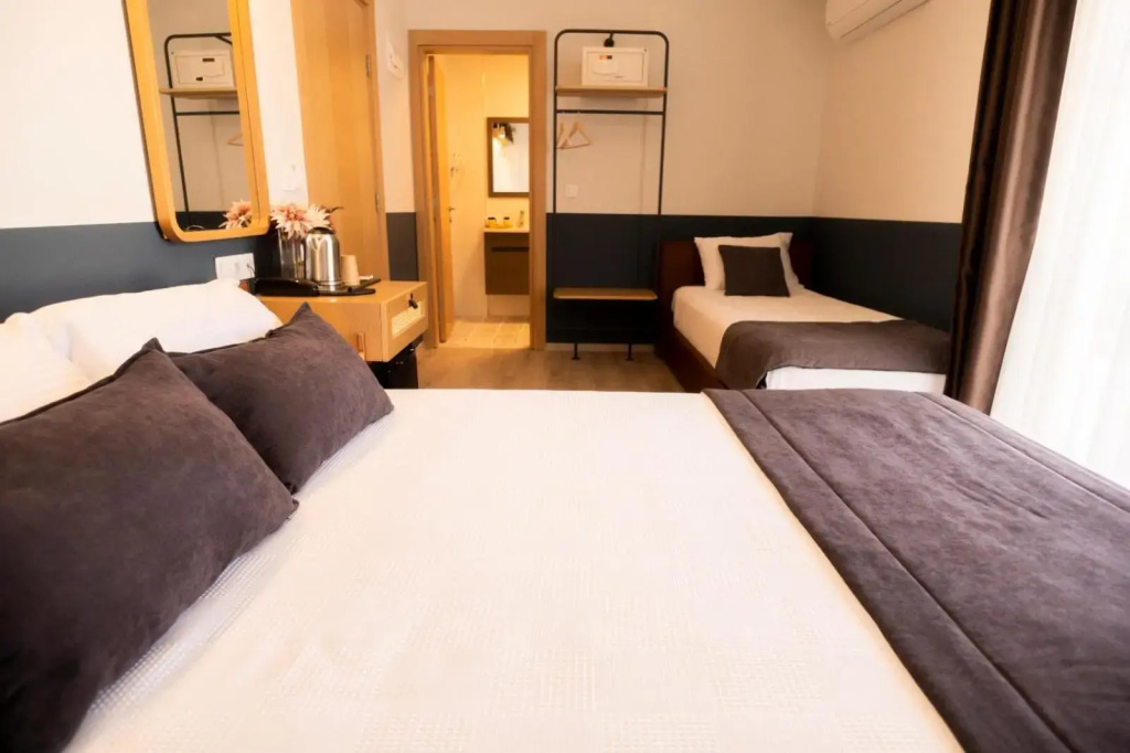 Urla 1867 Hotel