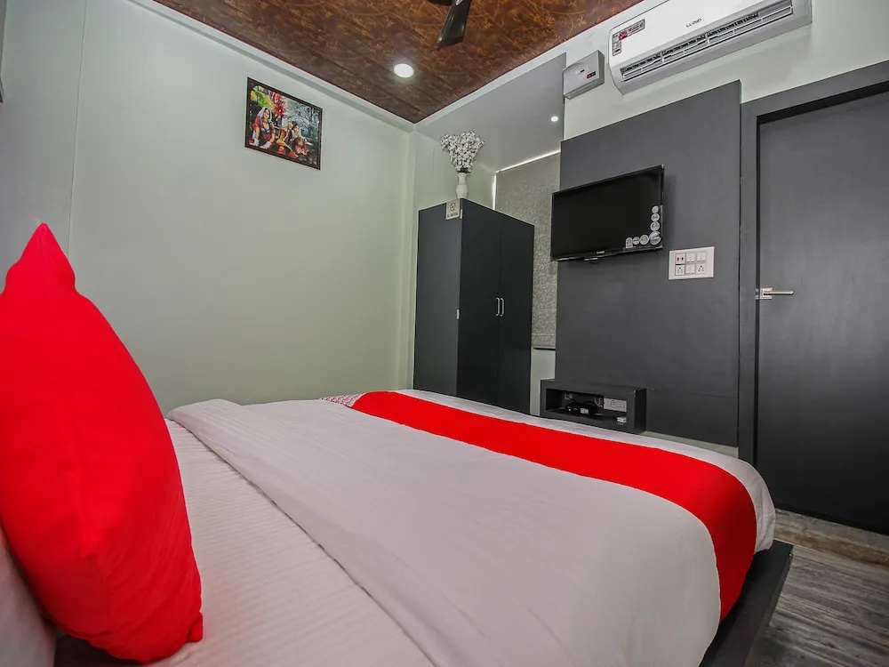OYO 15783 Hotel Shree Kanji Palace