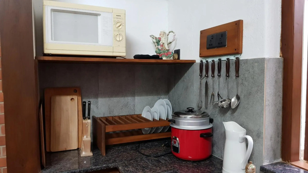 CHARAKAMA Guest Bungalow - GAMPAHA