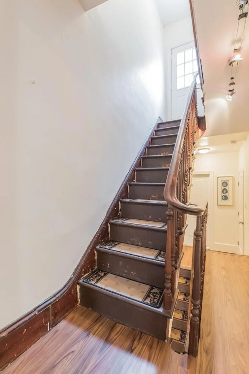 2439 Grays Ferry