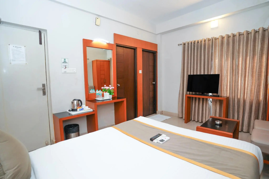 Zaith Residency Near US Consulate and Apollo Hospitals
