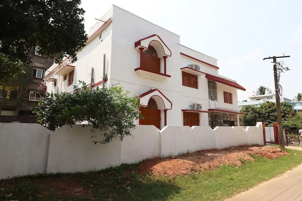Oyo 30710 Maa Banadurga Homestay