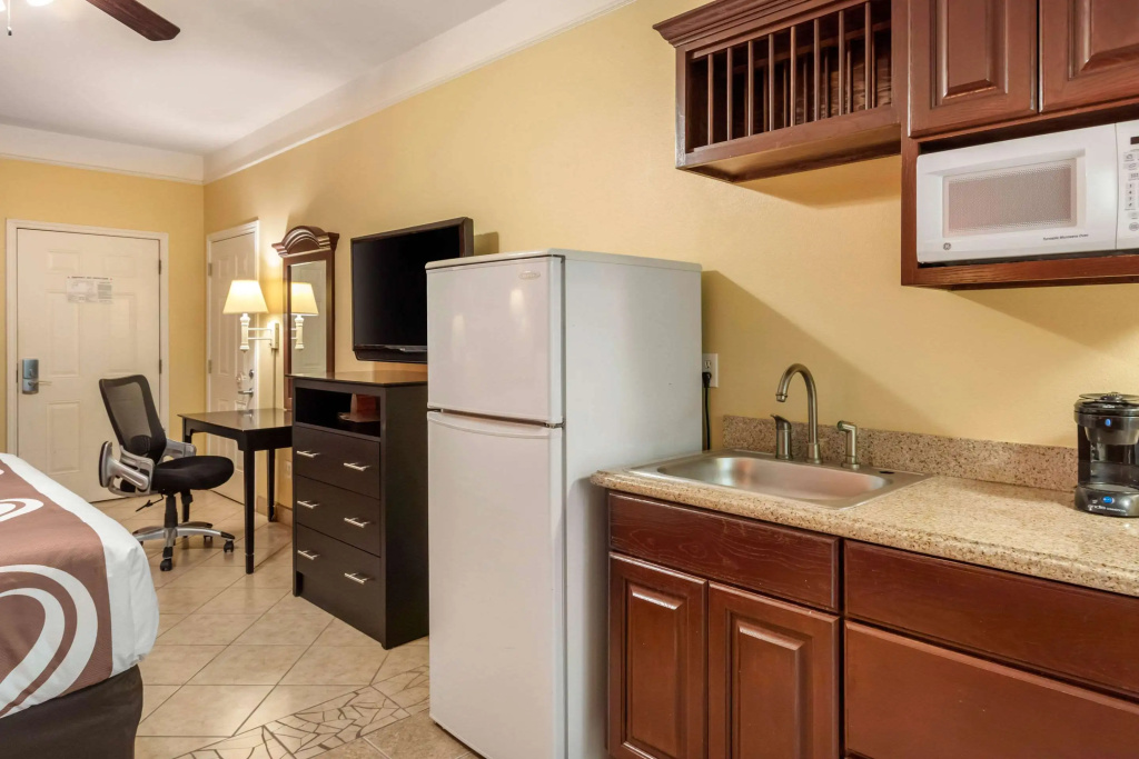 Quality Inn & Suites at The Outlets Mercedes-Weslaco