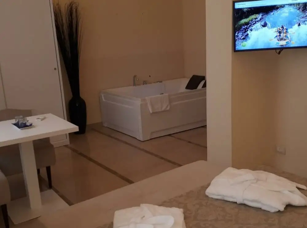 Dimora Charleston Lecce parcheggio privato in loco gratis
