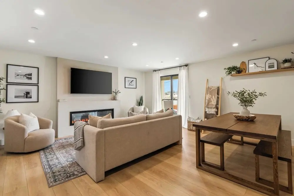 2 Homes in San Clemente by Avantstay Sleeps 26, Steps From Sunset Cliffs, Ocean Beach & Dining