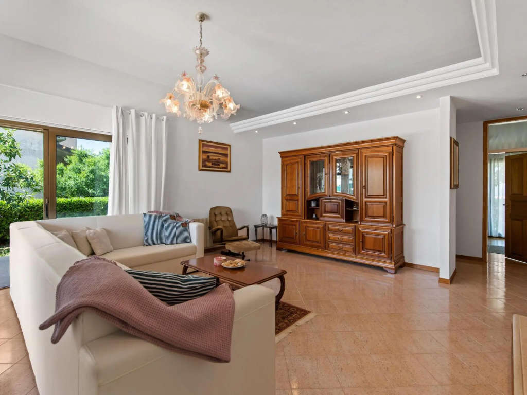 Stylish Villa in Buje With Outdoor Kitchen