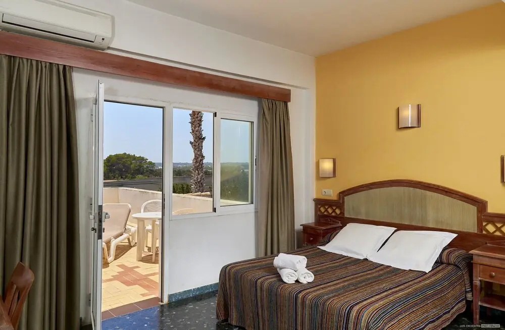 Hostal Illes Pitiüses