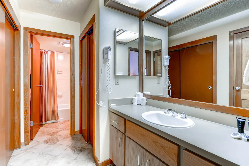 Ski Tip by Summit County Mountain Retreats