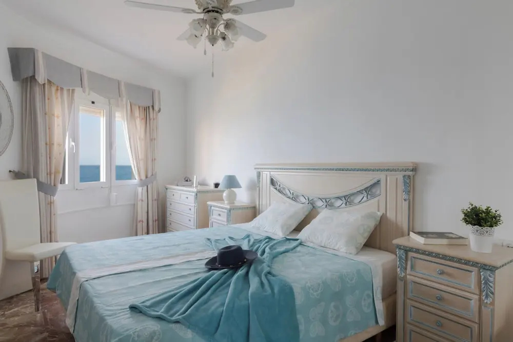 1 Line Beachfront Apartment With Stunning sea View