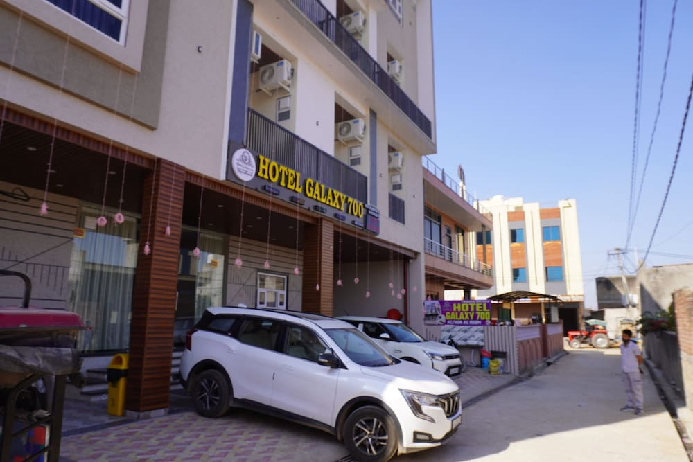 Hotel Galaxy 700