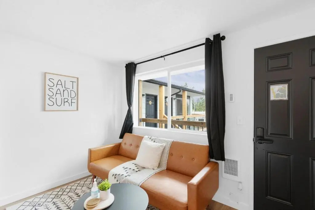 Silver Sands Motel