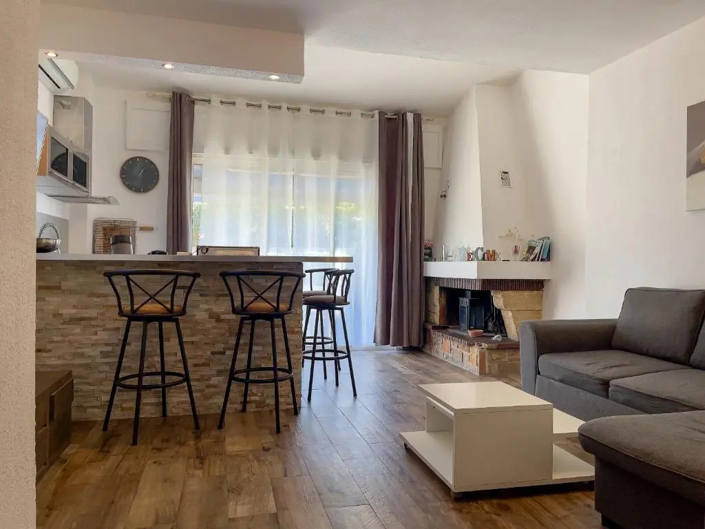 Apartement Maenat