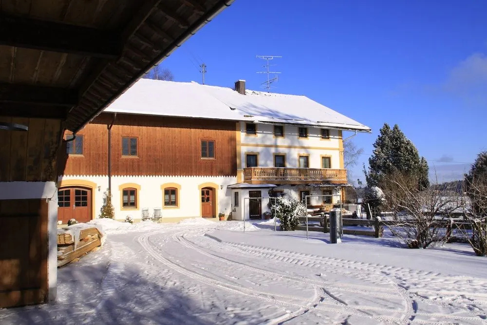 Bernhardhof - Pension, Guest-House & Apartments