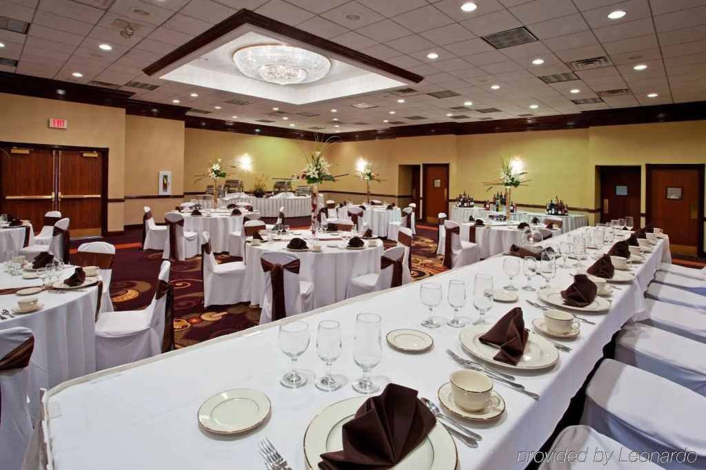 Holiday Inn Youngstown-South - Boardman by IHG