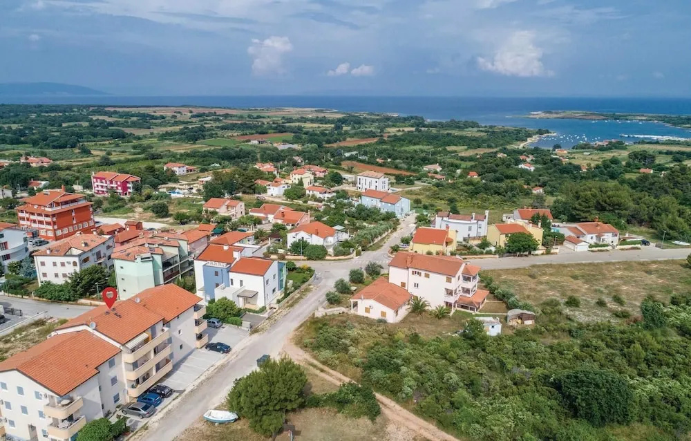 Stunning Home in Liznjan With Wifi and 1 Bedrooms