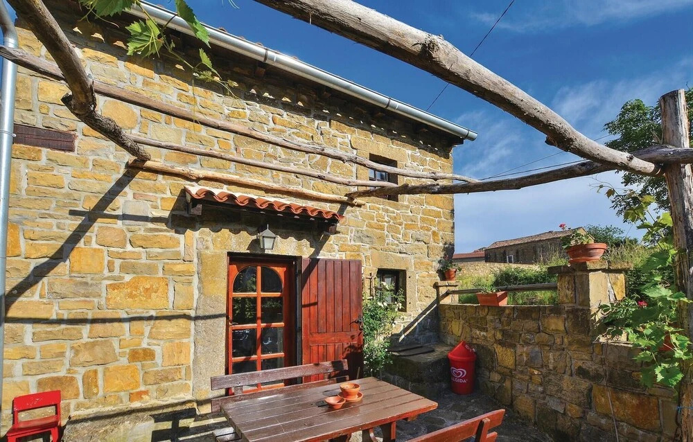 Lovely Home In Gracisce
