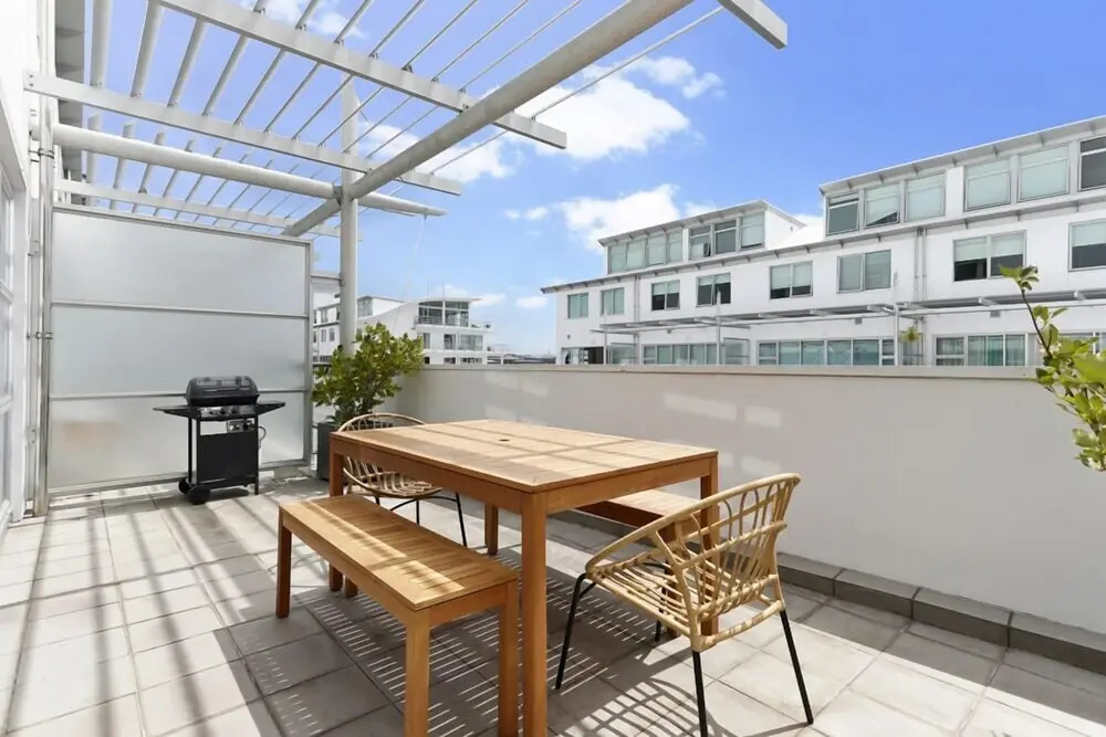 Zodiaks Princes Wharf 1 Bedroom Apartment