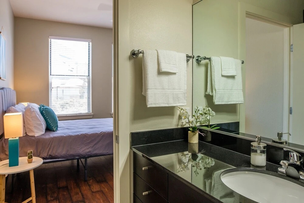 Reverchon Park Apartments by Frontdesk