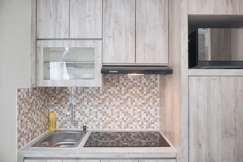 Comfort And Minimalist Studio At Amethyst Apartment