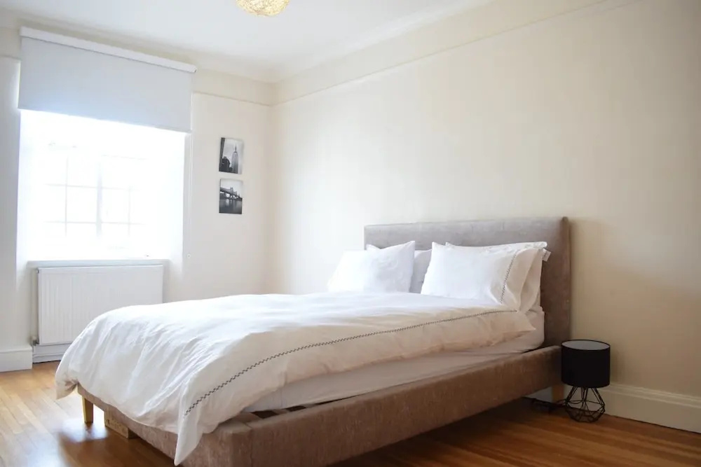 2 Bedroom Flat Near Hyde Park