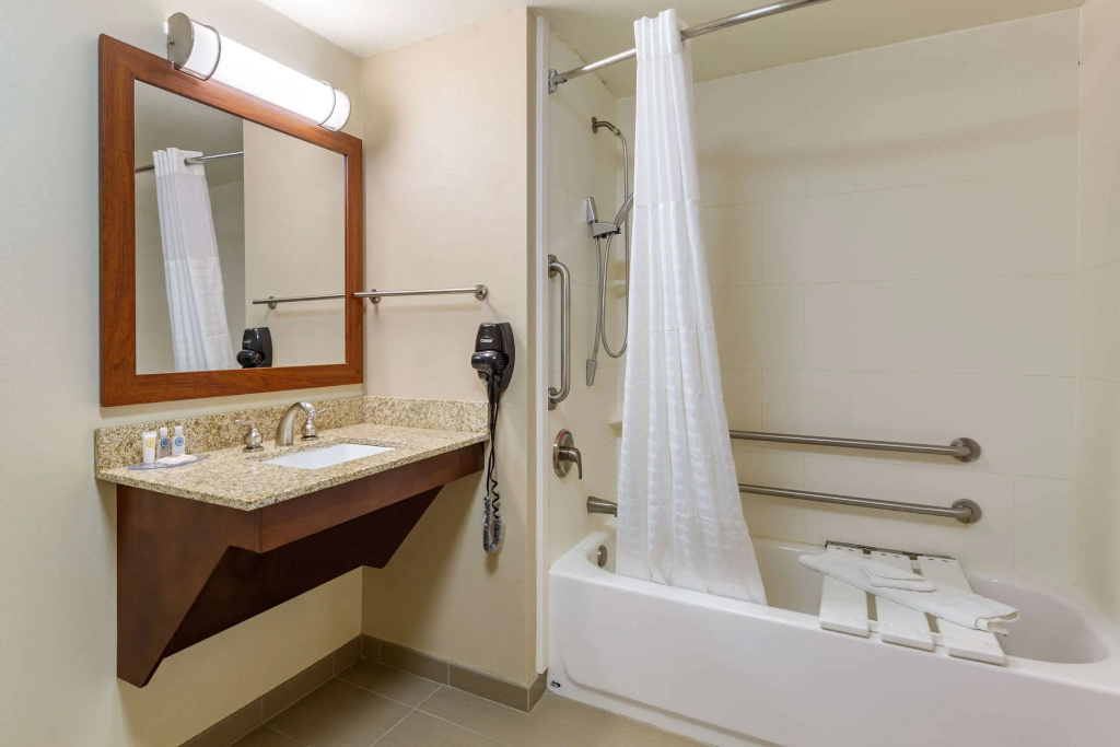 Comfort Inn Aikens Center