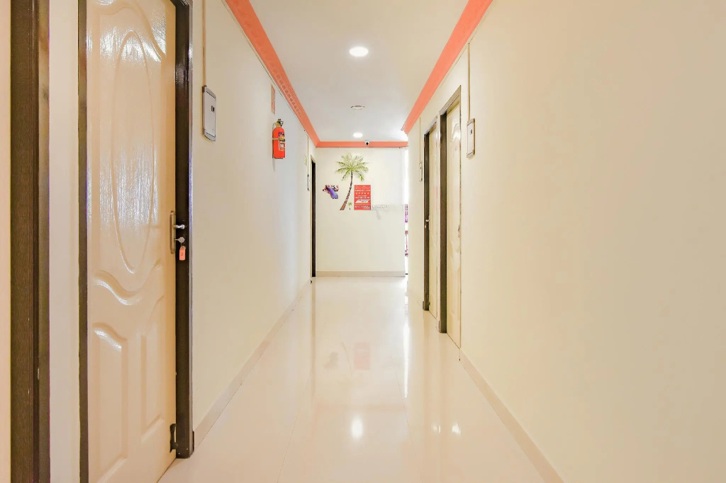 OYO 79217 Flagship R2 Hotel