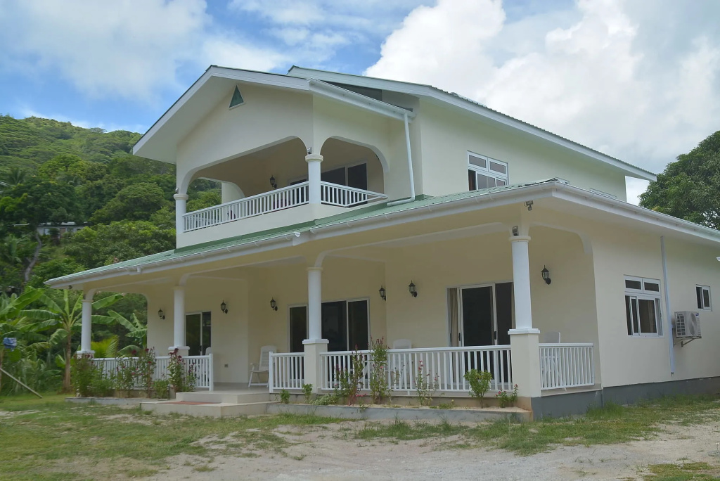 Julie's Holiday Home