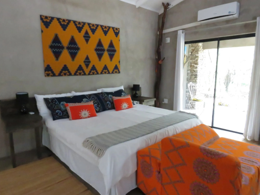 Foxy Crocodile Bush Lodge & Kruger Safaris