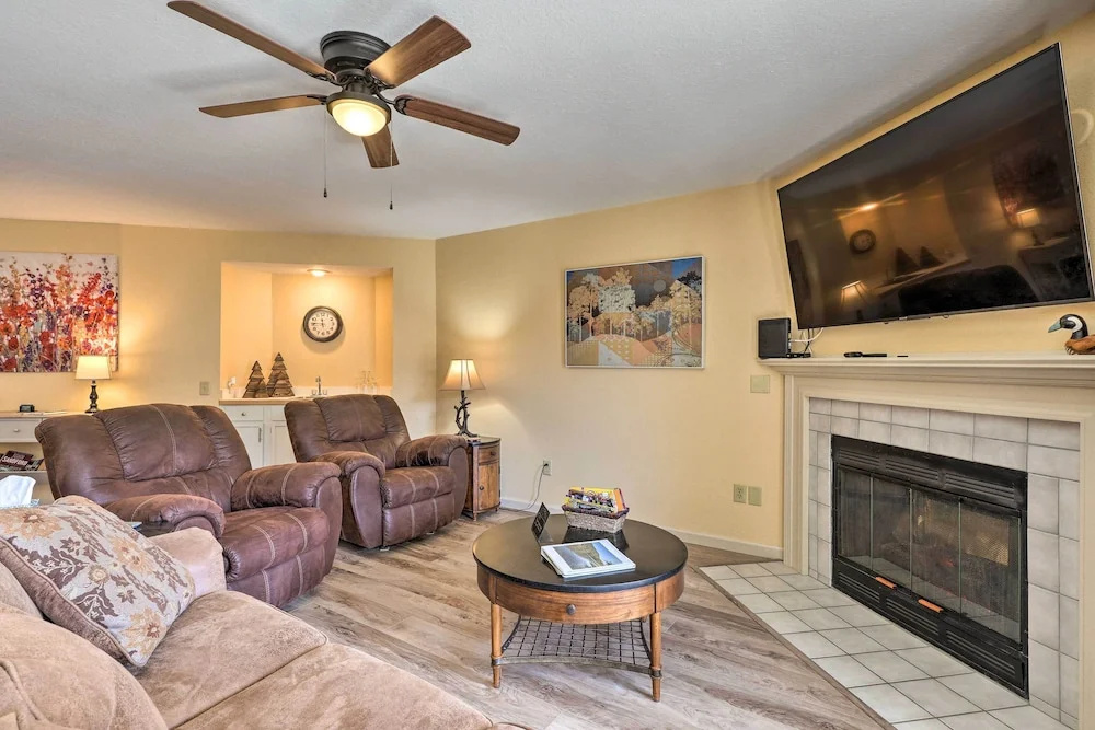 Walk-in Condo at Pointe Royal Resort w/ King Beds!