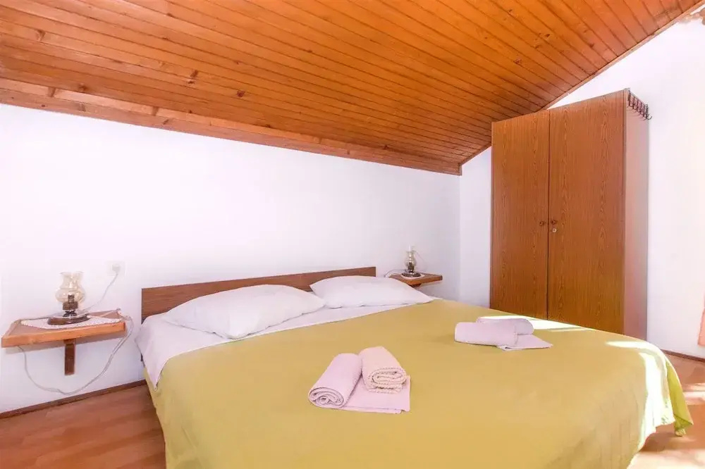 Apartments and Rooms Stjepan