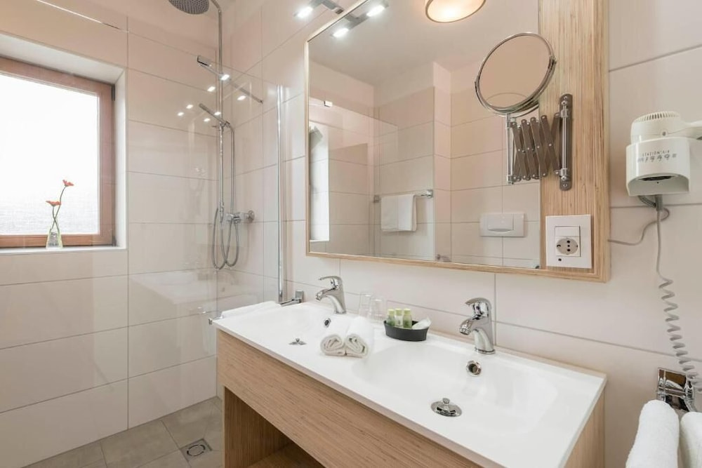 Residence Gold Rain