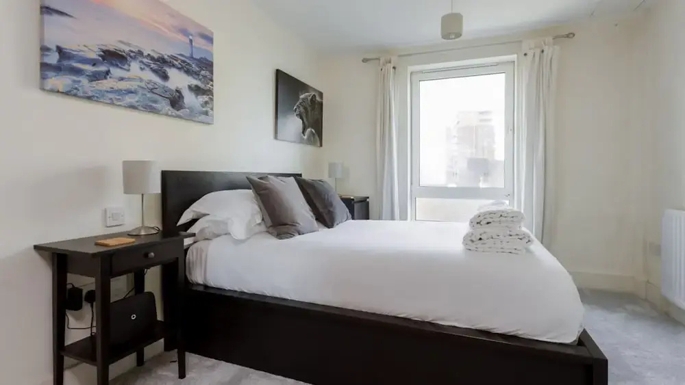 Starboard - Spacious Two-bedroom Apartment