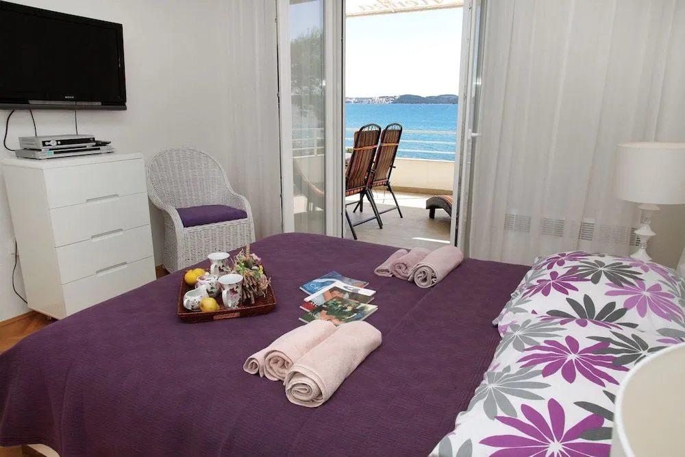 Gem of the sea luxury beach apartment with brand new heating infinity pool