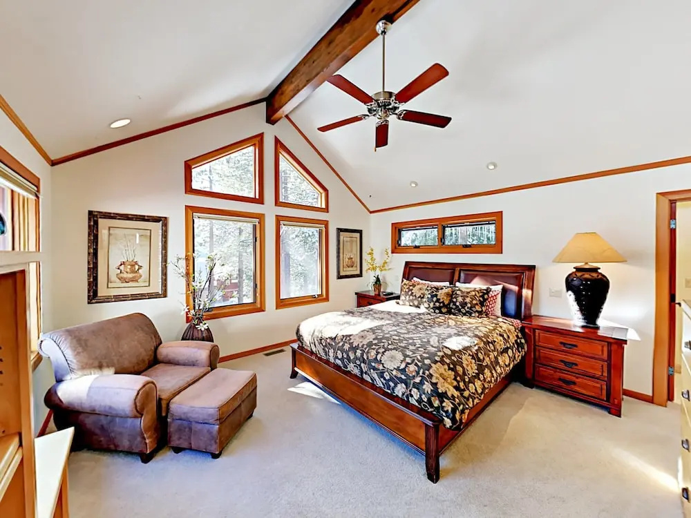 Cabin-esque Tahoe 4 Bedroom Home