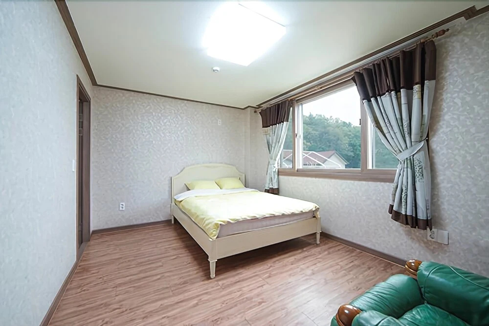 Yeoju Midmi Pension