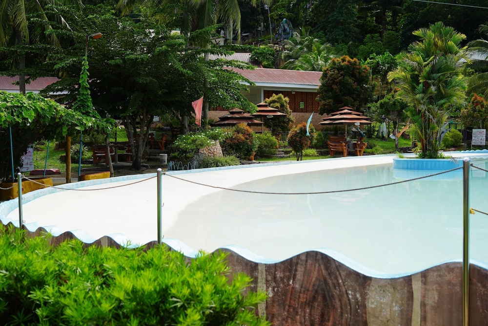 Hidden Valley Mountain and Wavepool Resort