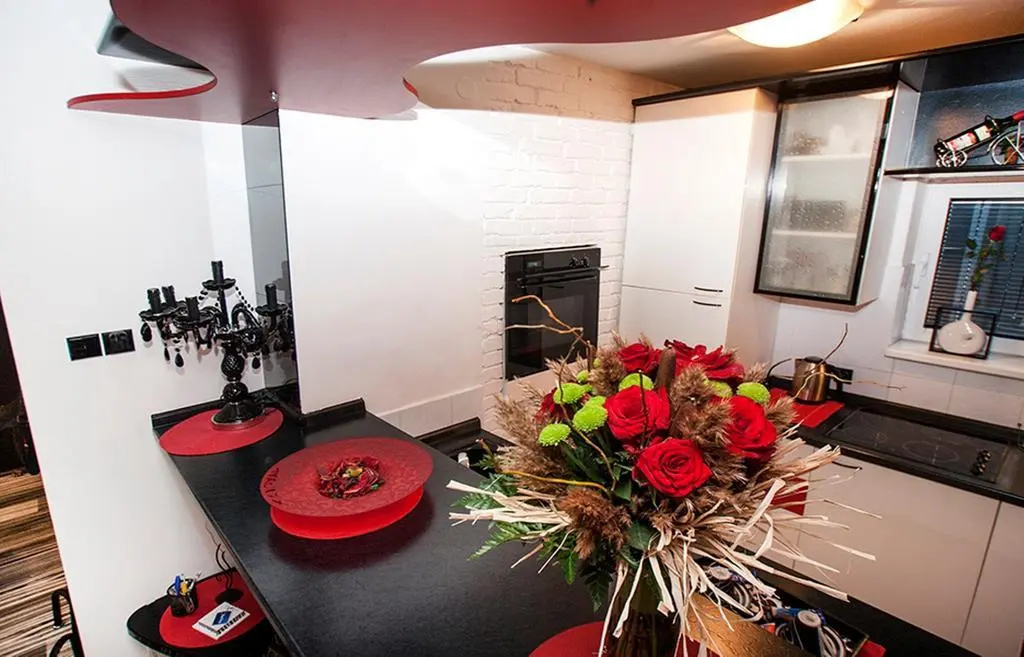 Apartment Black Red White