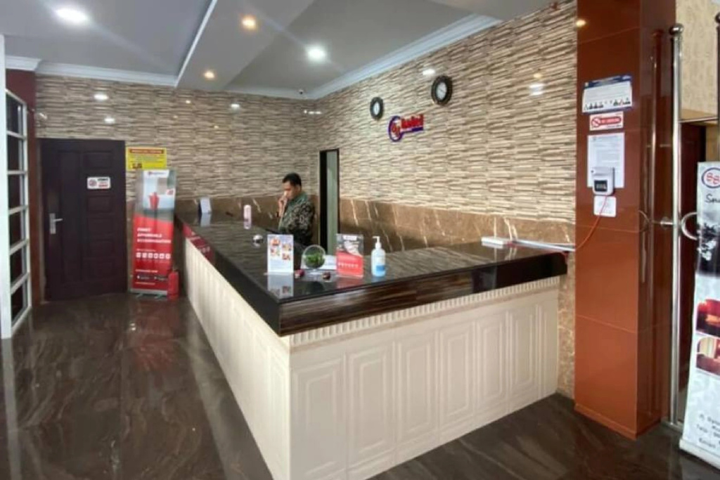 RedDoorz Plus Syariah @ Jalan Syiah Kuala Banda Aceh