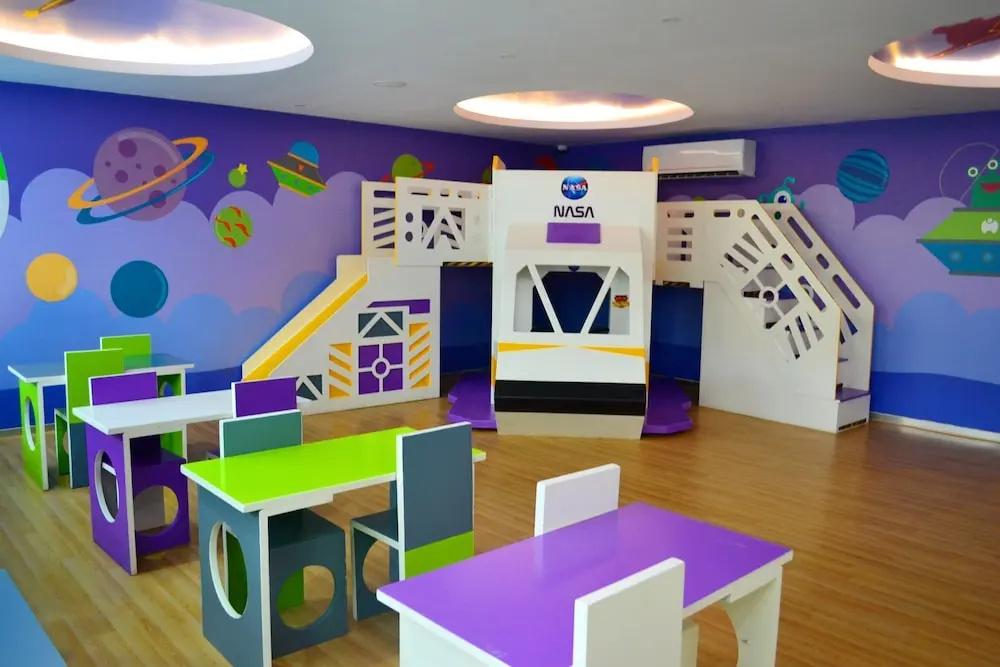 Modern Department With the Best Location, Skybar & Gym