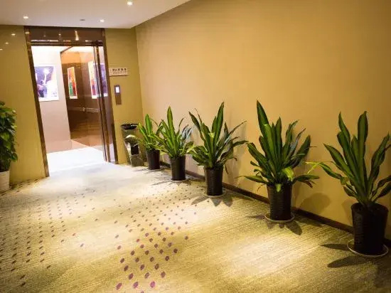 Xinli Hotel Tongxiang
