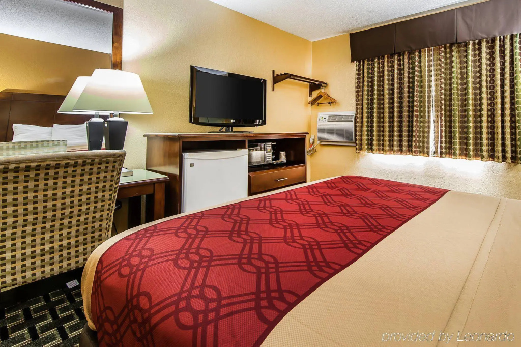 Econo Lodge Cartersville-Emerson Lake Point