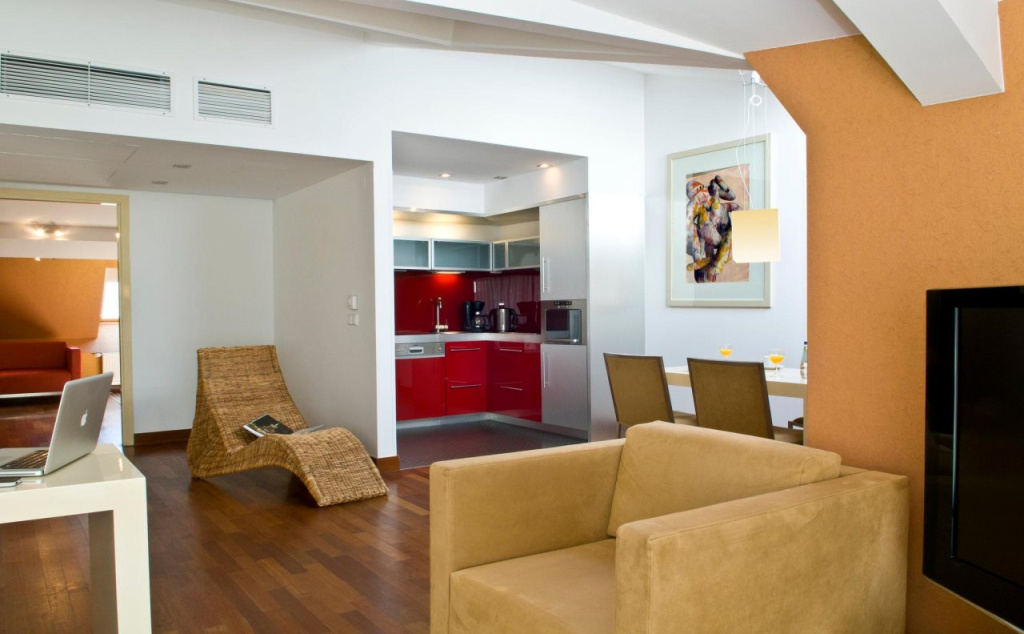 Mamaison Residence Diana