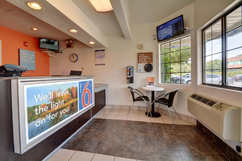Best Western Camelot Inn