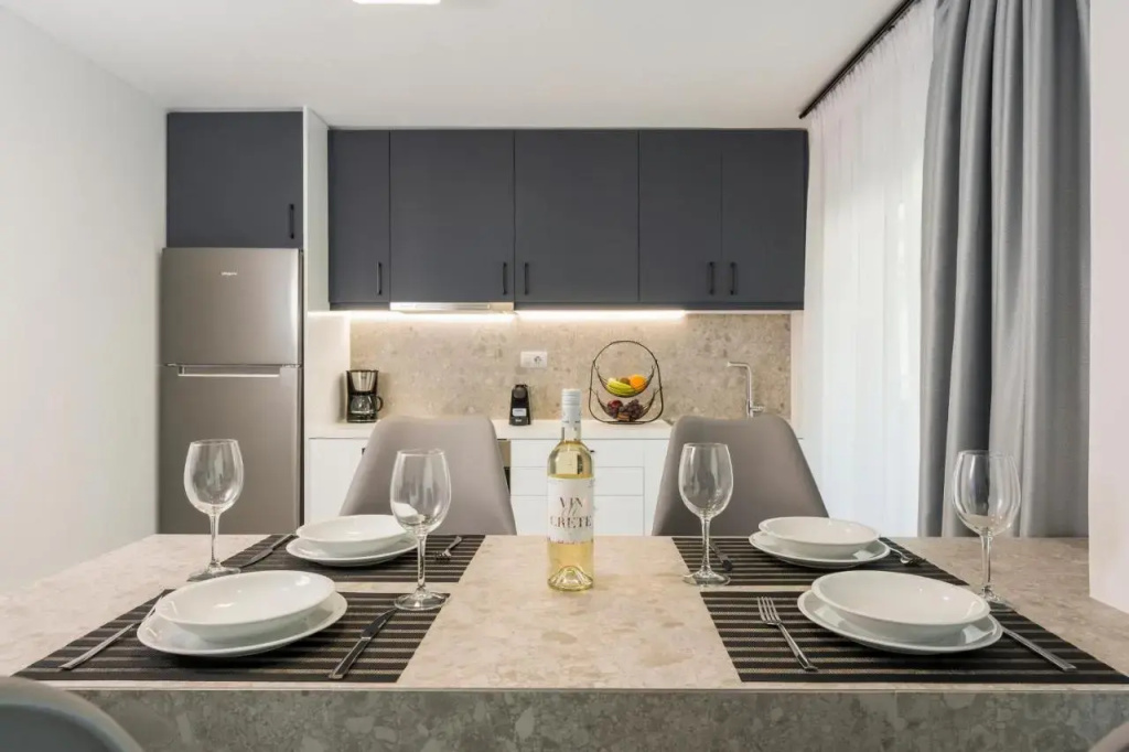 Quarters Luxury Apts