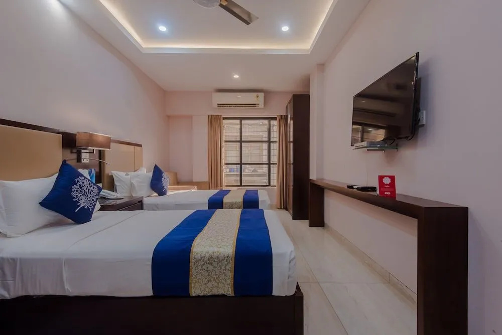 OYO Flagship 15439 Colaba