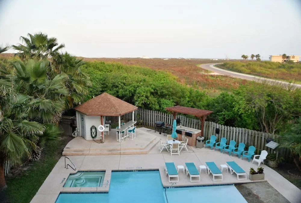 132 Sea Breeze Beachview - One Bedroom Condo