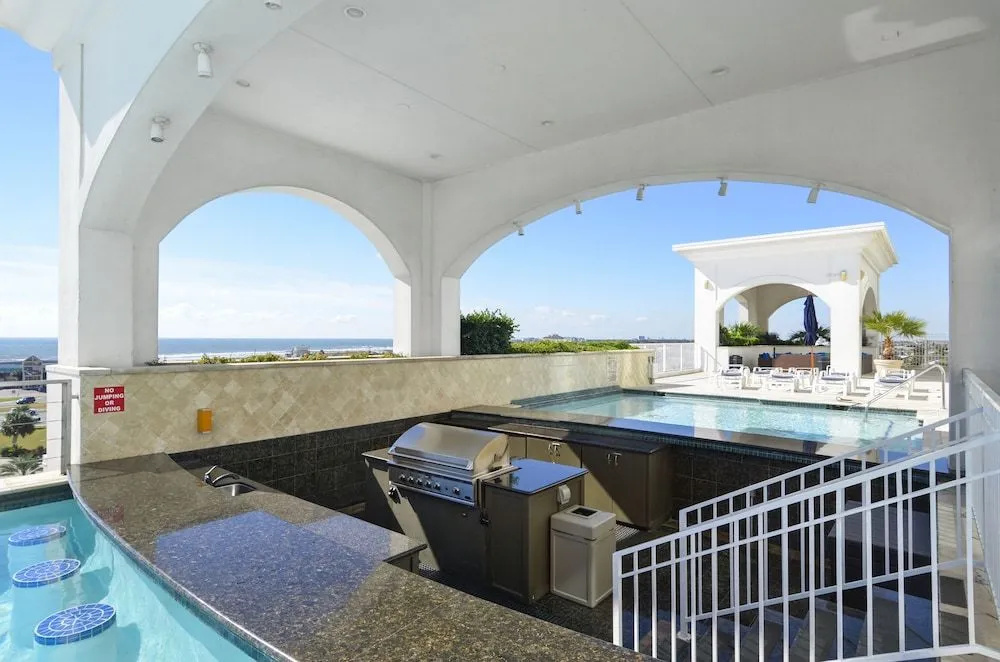 Emerald 1111 by Ryson Vacation Rentals