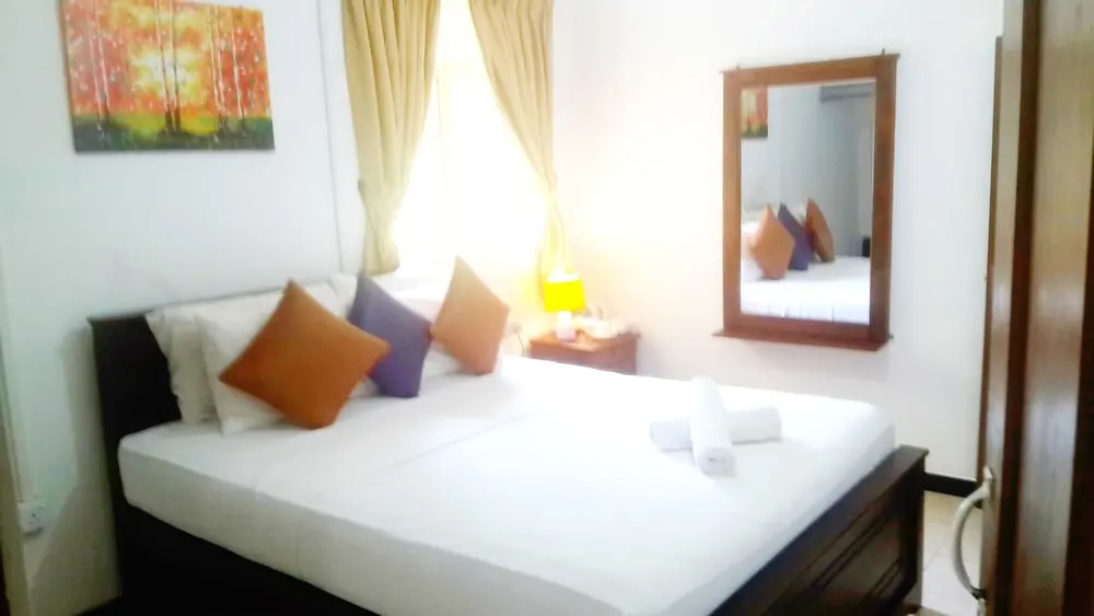 Igloo Airport Villa